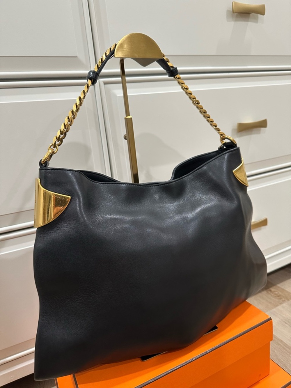 Gucci Black Leather Shoulder Bag with Gold Hardware - Picture 4 of 13